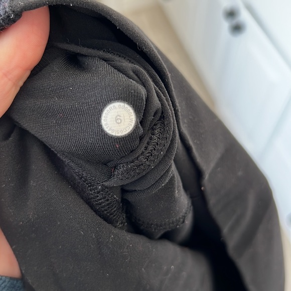 Sz 6 Align leggings with velvet accent - Picture 4 of 4